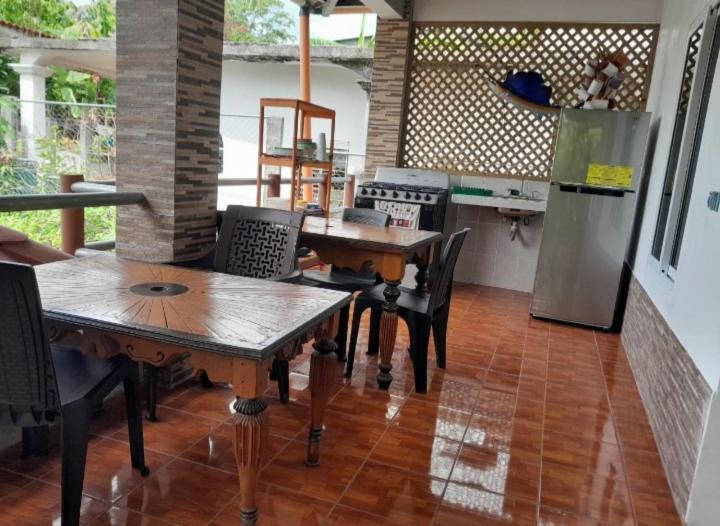 Hotel El Pez Dorado Rio Dulce Town Buitenkant foto